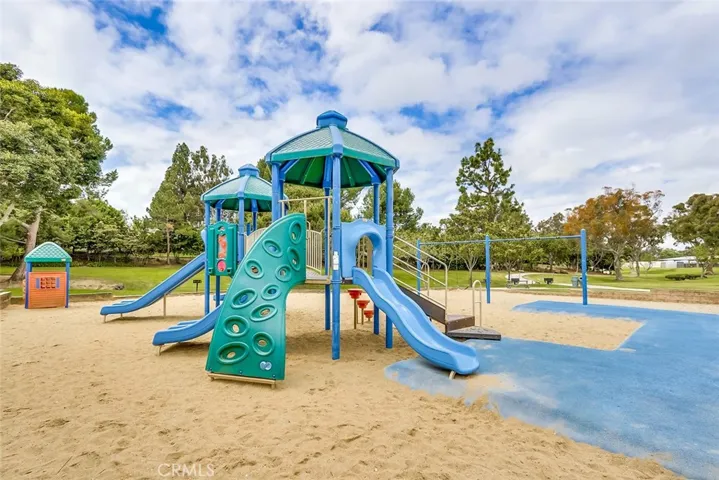 624 Hilvanar, Newport Beach, California 92660