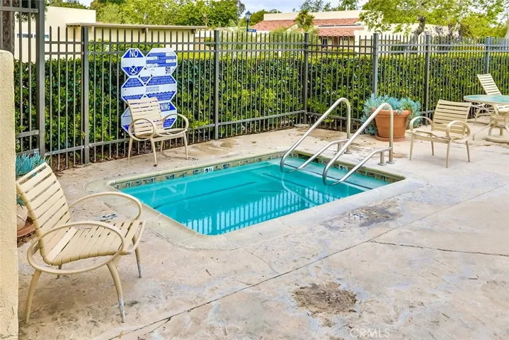 624 Hilvanar, Newport Beach, California 92660