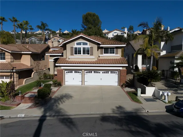 976 S Creekview Lane, Anaheim Hills, California 92808