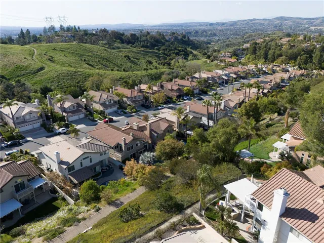 976 S Creekview Lane, Anaheim Hills, California 92808