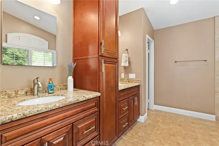976 S Creekview Lane, Anaheim Hills, California 92808