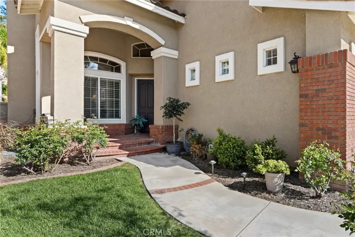 976 S Creekview Lane, Anaheim Hills, California 92808