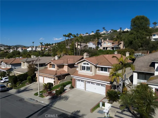 976 S Creekview Lane, Anaheim Hills, California 92808