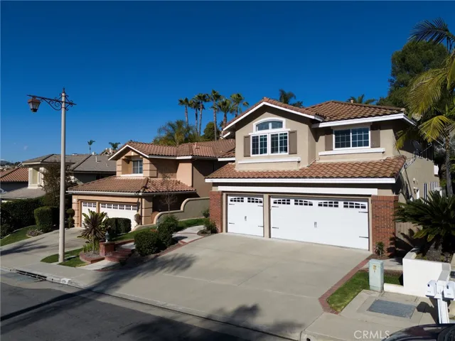 976 S Creekview Lane, Anaheim Hills, California 92808