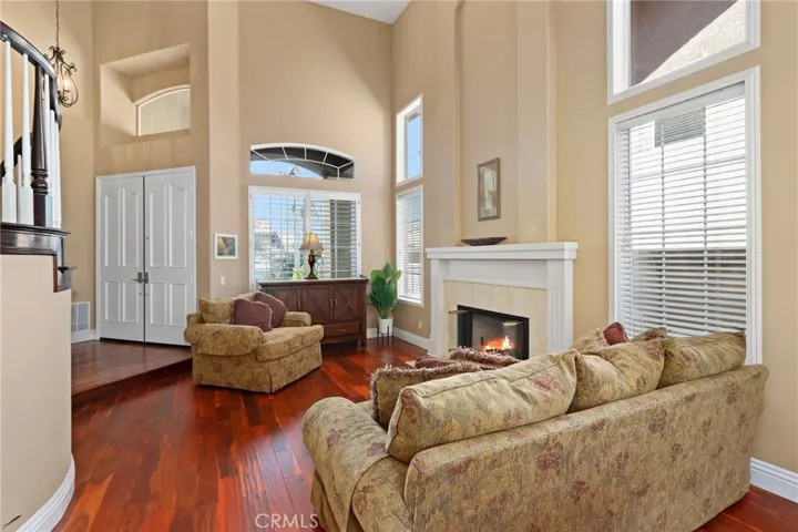 976 S Creekview Lane, Anaheim Hills, California 92808