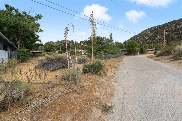 716 Santa Cruz Trl, Frazier Park, California 93225