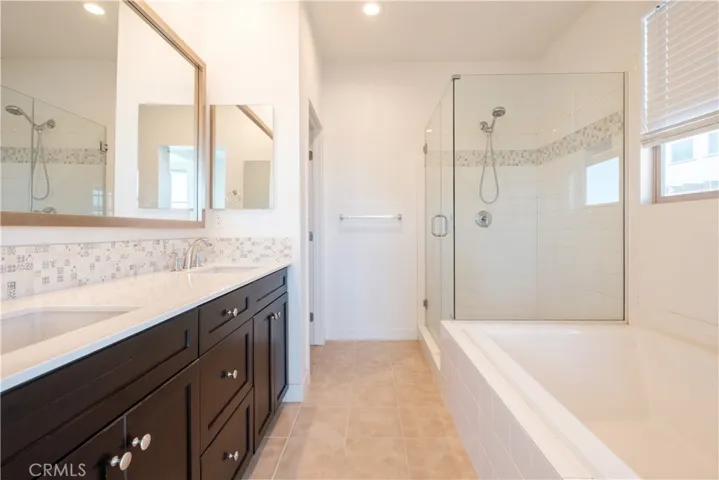 3850 W Kent Avenue 6, Santa Ana, California 92704