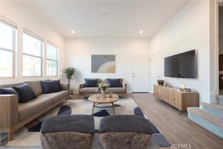 3850 W Kent Avenue 6, Santa Ana, California 92704