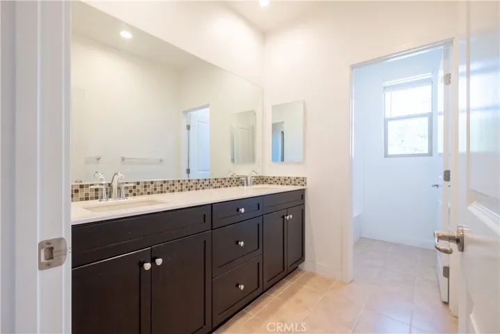 3850 W Kent Avenue 6, Santa Ana, California 92704