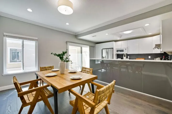 943 La Mesa Terrace B, Sunnyvale, California 94086