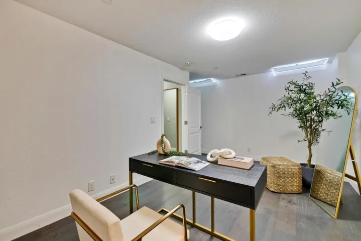 943 La Mesa Terrace B, Sunnyvale, California 94086