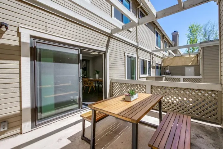 943 La Mesa Terrace B, Sunnyvale, California 94086