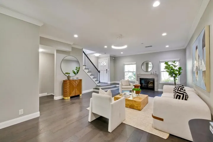 943 La Mesa Terrace B, Sunnyvale, California 94086