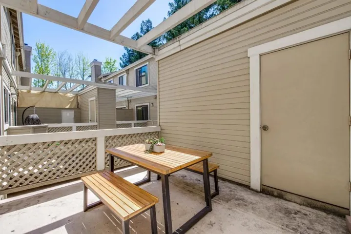 943 La Mesa Terrace B, Sunnyvale, California 94086