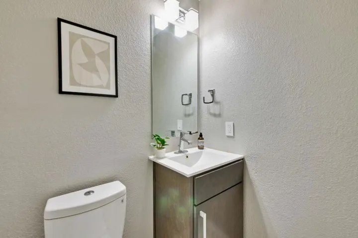943 La Mesa Terrace B, Sunnyvale, California 94086