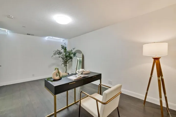 943 La Mesa Terrace B, Sunnyvale, California 94086