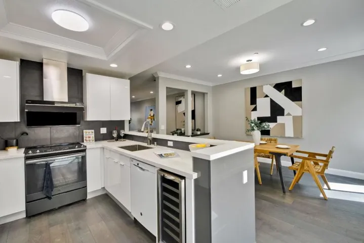 943 La Mesa Terrace B, Sunnyvale, California 94086