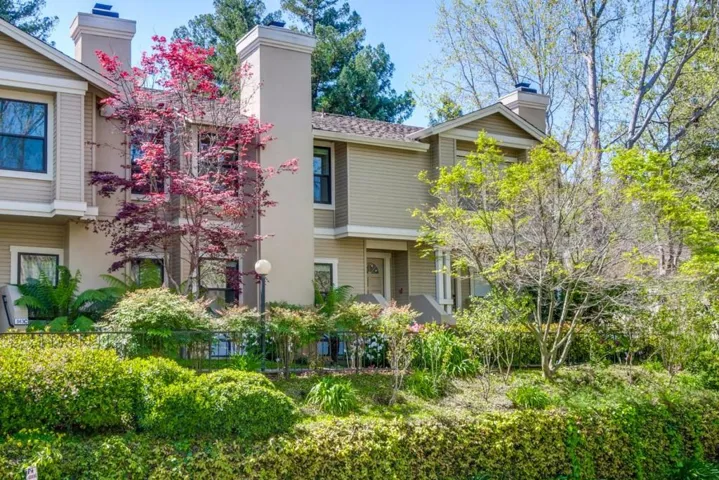 943 La Mesa Terrace B, Sunnyvale, California 94086