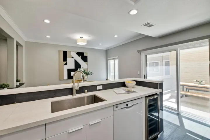 943 La Mesa Terrace B, Sunnyvale, California 94086