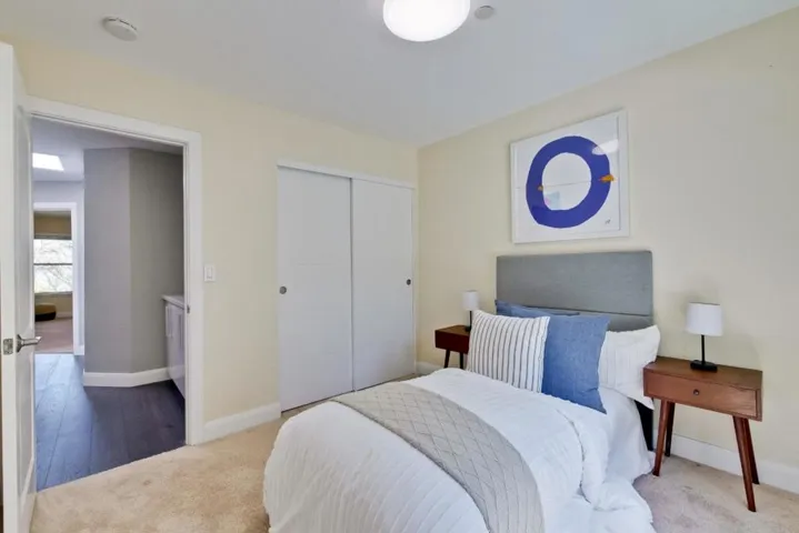943 La Mesa Terrace B, Sunnyvale, California 94086