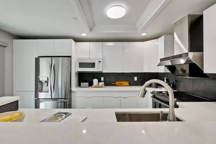 943 La Mesa Terrace B, Sunnyvale, California 94086