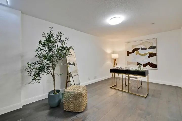 943 La Mesa Terrace B, Sunnyvale, California 94086