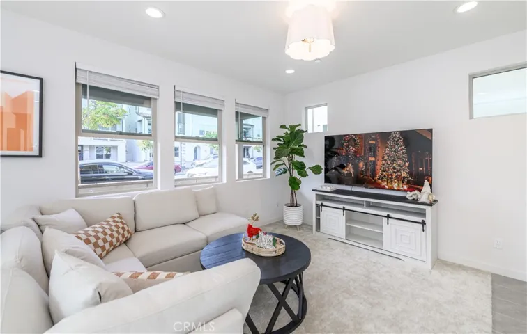 251 Goldfinch Street, Rancho Mission Viejo, California 92694