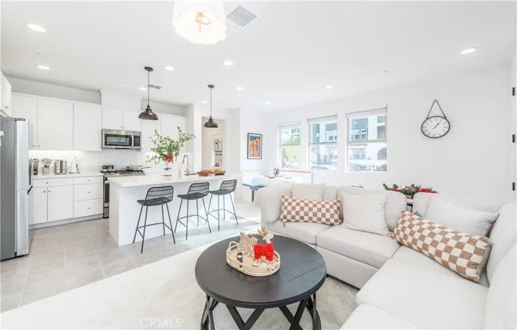 251 Goldfinch Street, Rancho Mission Viejo, California 92694