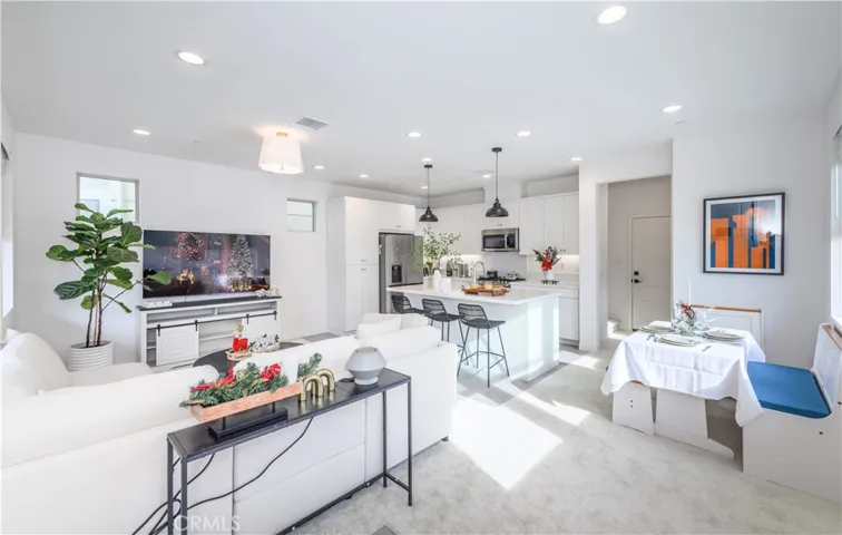 251 Goldfinch Street, Rancho Mission Viejo, California 92694