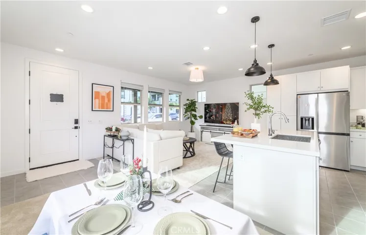 251 Goldfinch Street, Rancho Mission Viejo, California 92694