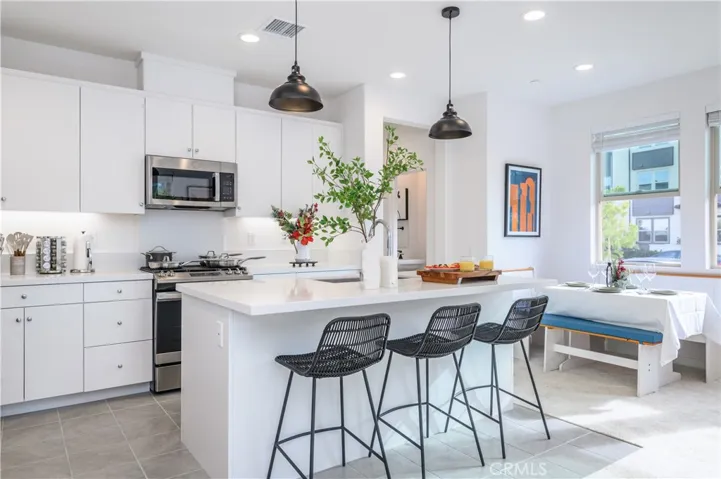 251 Goldfinch Street, Rancho Mission Viejo, California 92694