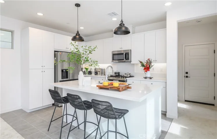 251 Goldfinch Street, Rancho Mission Viejo, California 92694