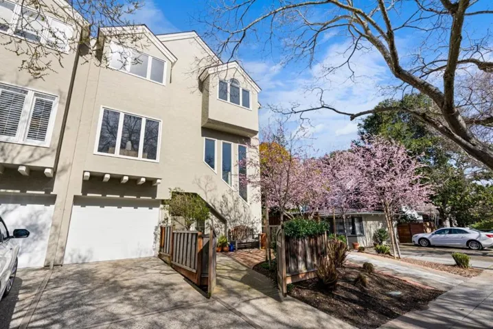 911 Cowper Street, Palo Alto, California 94301