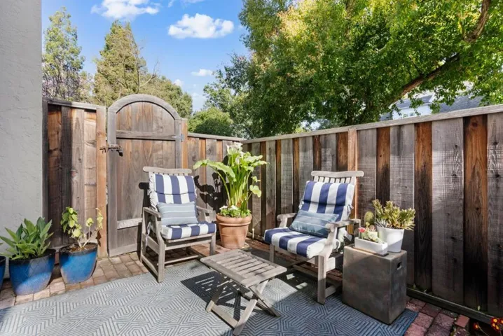 911 Cowper Street, Palo Alto, California 94301