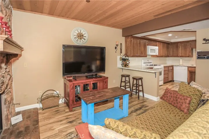 39802 Lakeview Drive 12, Big Bear Lake, California 92315