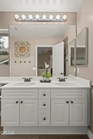 Hall Bathroom Tub/Shower Combo