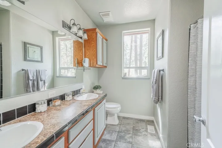 6390 Steiffer Road, Magalia, California 95954