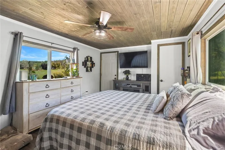 70 Feathervale Drive, Oroville, California 95966