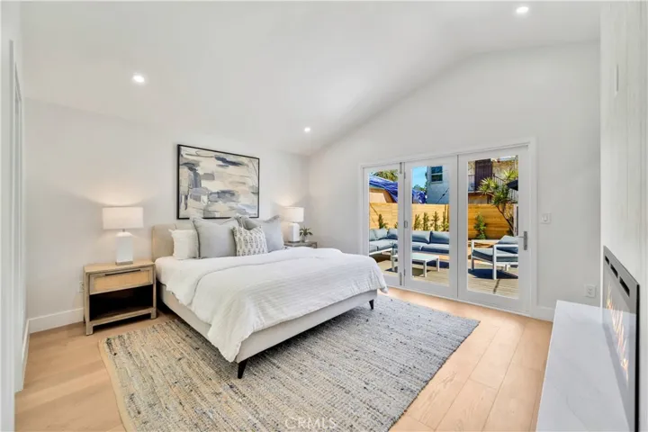 2912 Hillcrest Drive, Los Angeles, California 90016