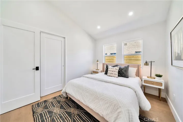 2912 Hillcrest Drive, Los Angeles, California 90016