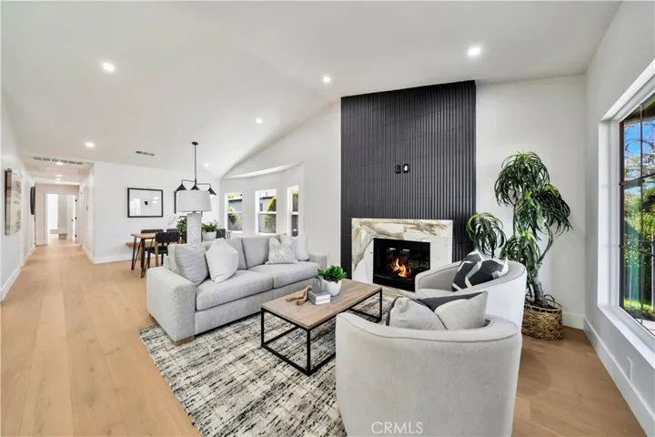 2912 Hillcrest Drive, Los Angeles, California 90016