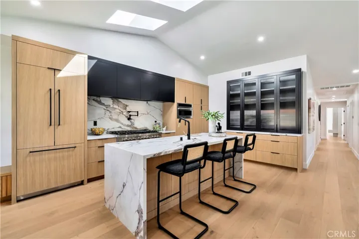 2912 Hillcrest Drive, Los Angeles, California 90016