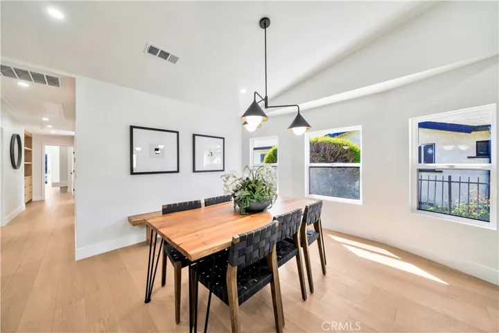 2912 Hillcrest Drive, Los Angeles, California 90016
