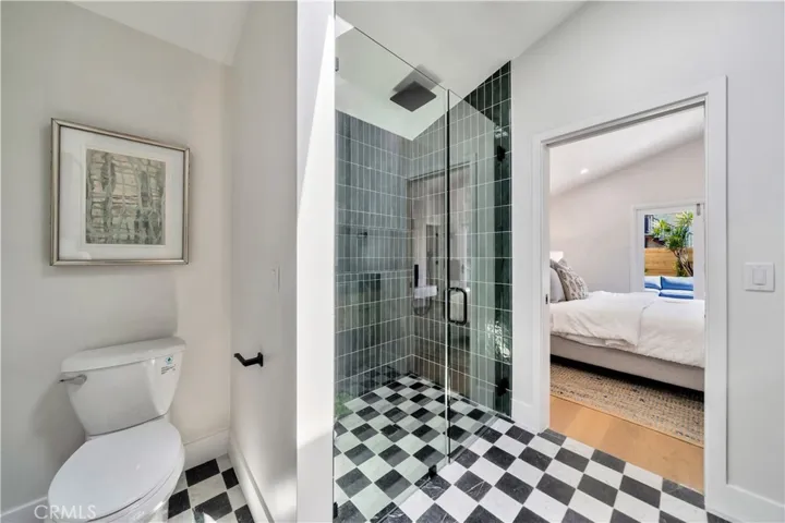 2912 Hillcrest Drive, Los Angeles, California 90016