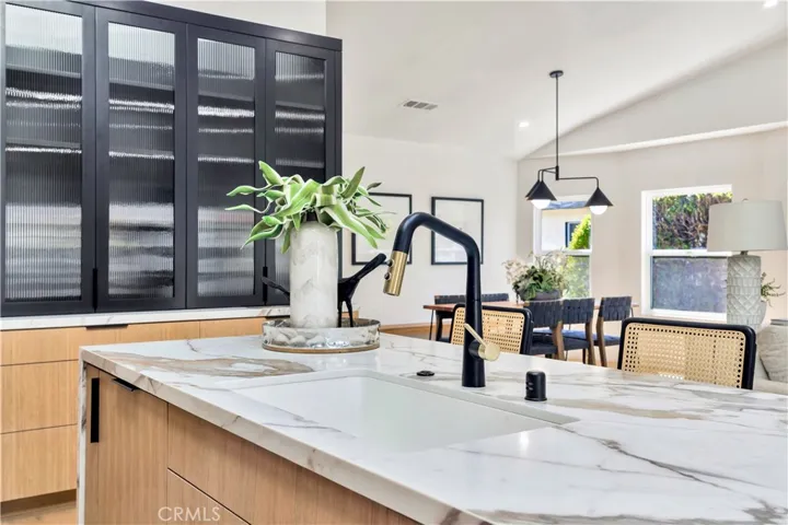 2912 Hillcrest Drive, Los Angeles, California 90016