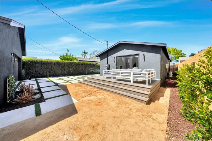 2912 Hillcrest Drive, Los Angeles, California 90016