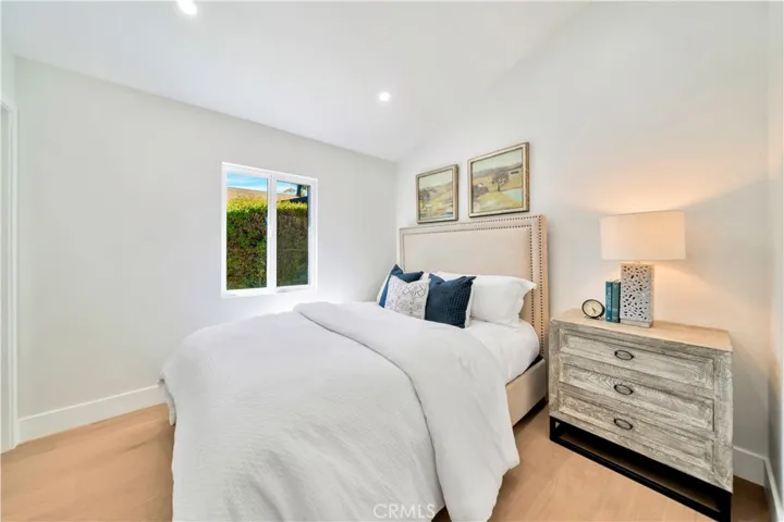 2912 Hillcrest Drive, Los Angeles, California 90016