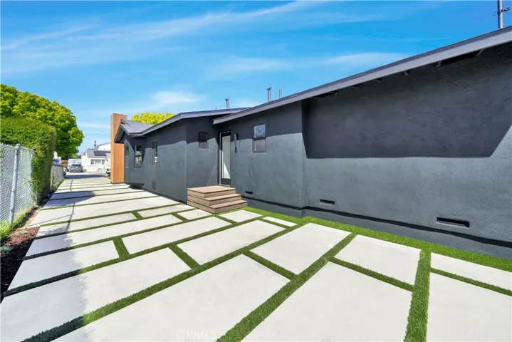 2912 Hillcrest Drive, Los Angeles, California 90016