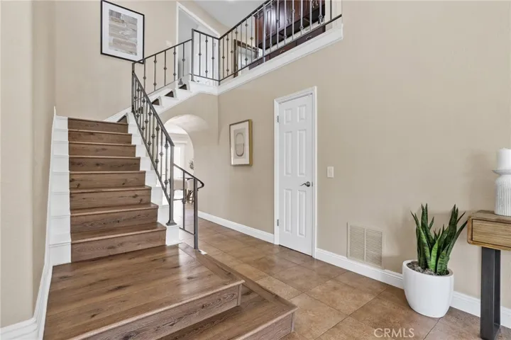21991 Hoi Circle, Lake Forest, California 92630