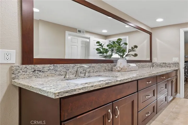 21991 Hoi Circle, Lake Forest, California 92630